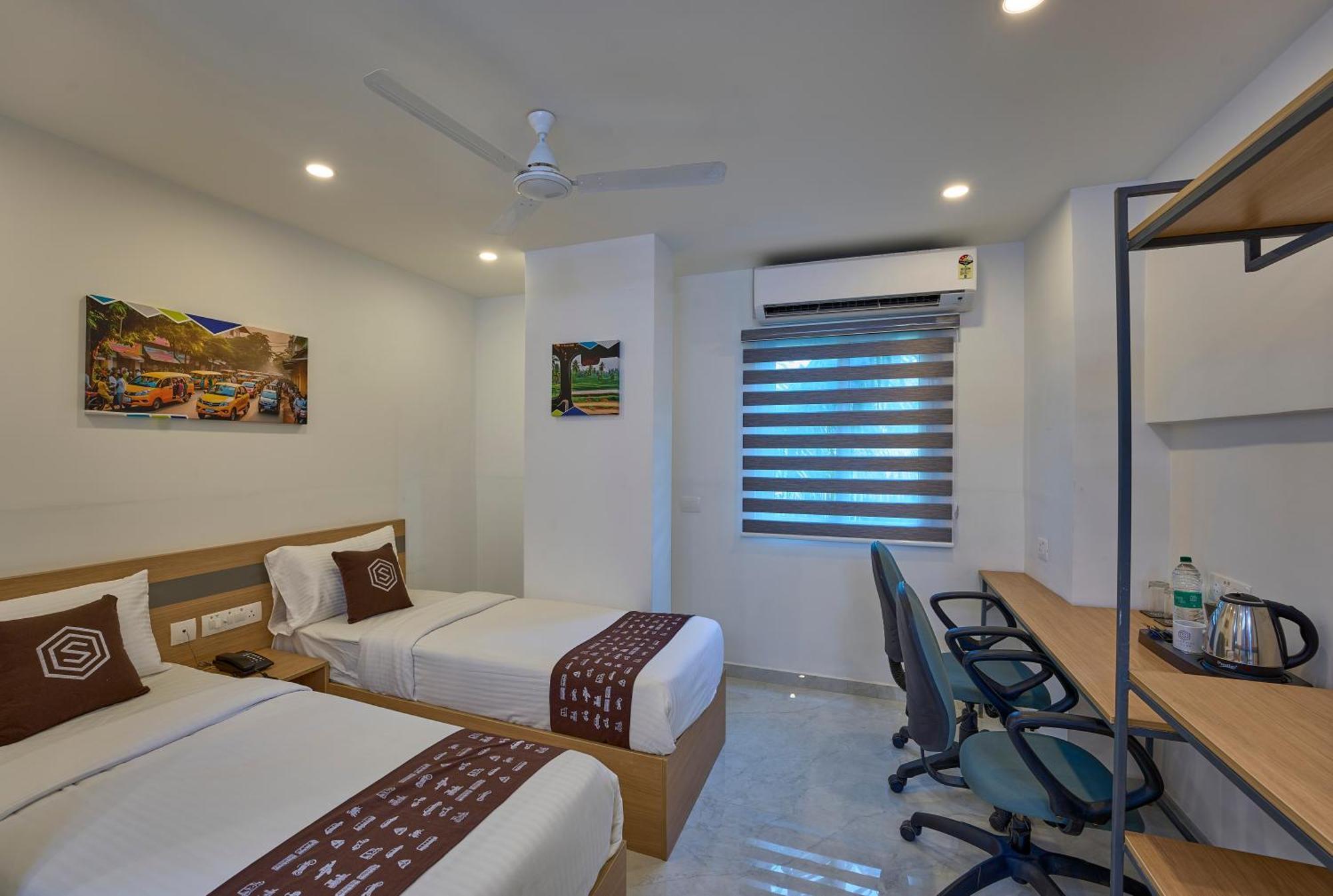 Sapphire Club Hub Hotel Kochi Kültér fotó