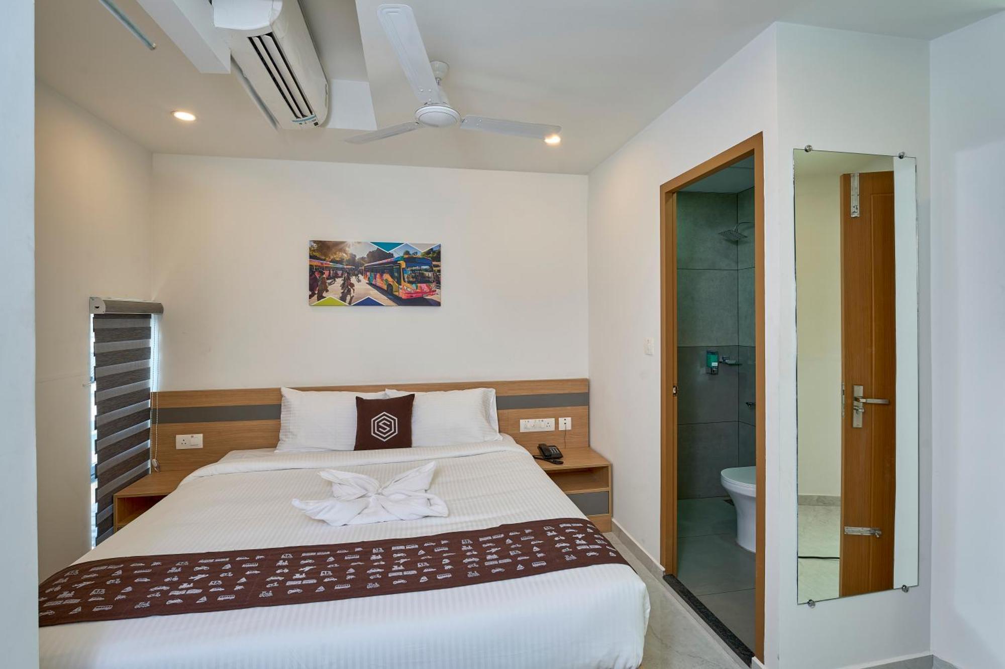Sapphire Club Hub Hotel Kochi Kültér fotó
